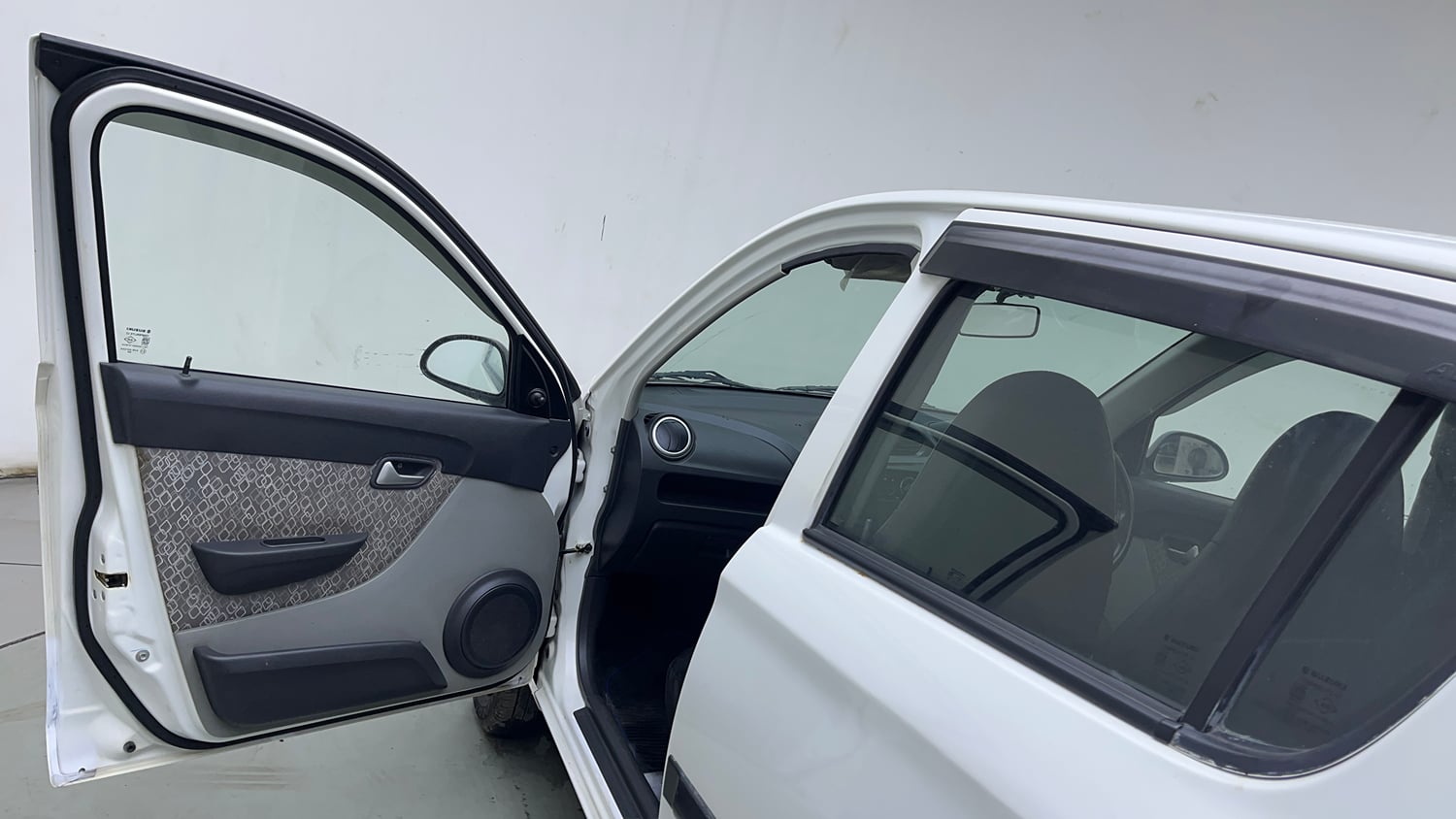 Used 2017 Maruti Suzuki Alto 800 VXi (O) Petrol Manual interior LEFT FRONT DOOR OPEN VIEW