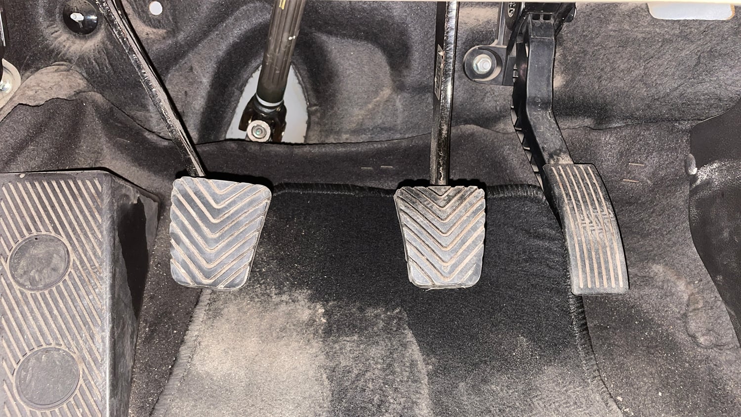 Used 2014 Hyundai Verna Fluidic 1.6 VTVT SX Petrol Manual interior PEDALS VIEW