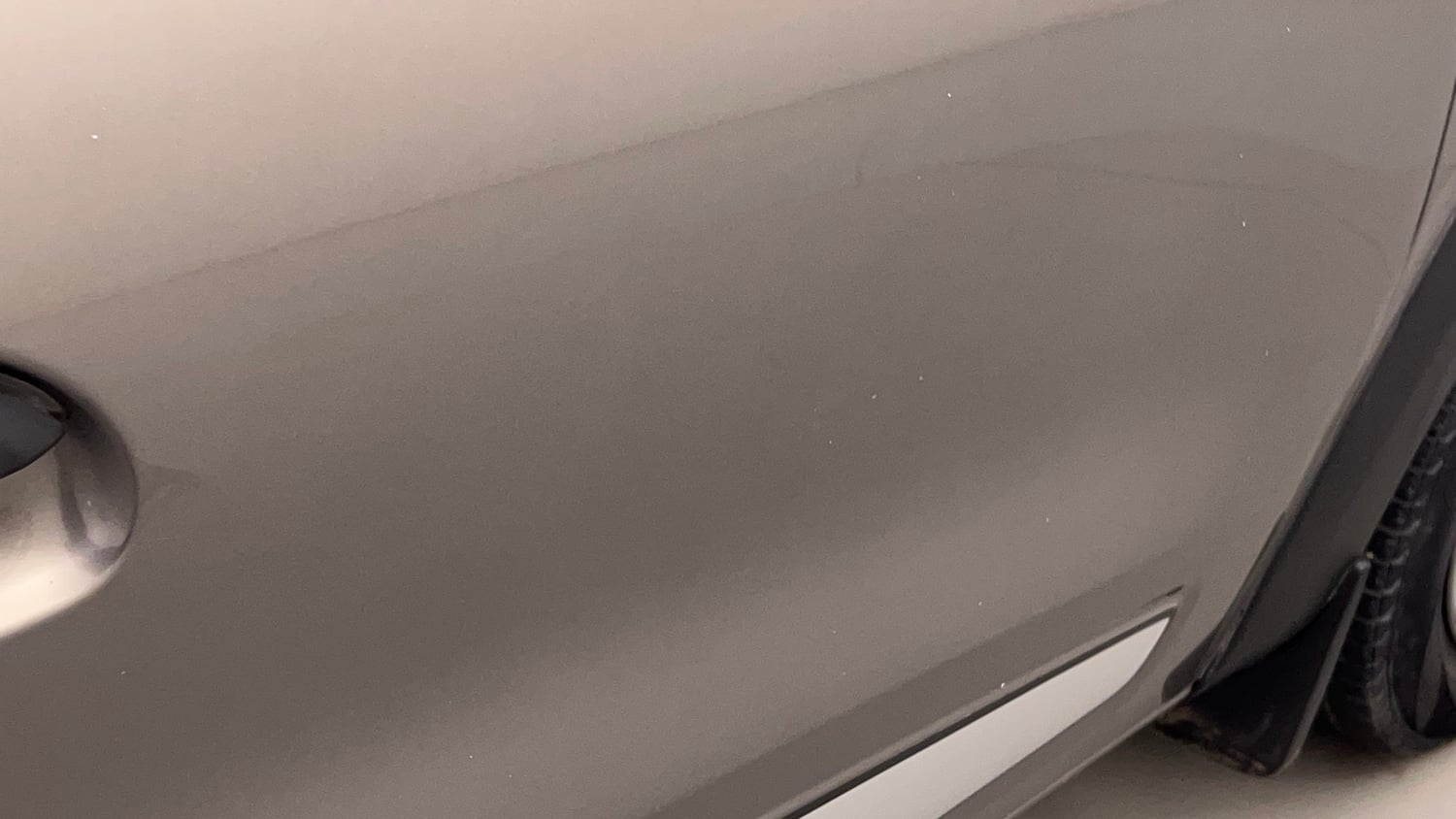 Used 2018 Renault Kwid 1.0 RXT AMT Opt Petrol Automatic dents MINOR SCRATCH