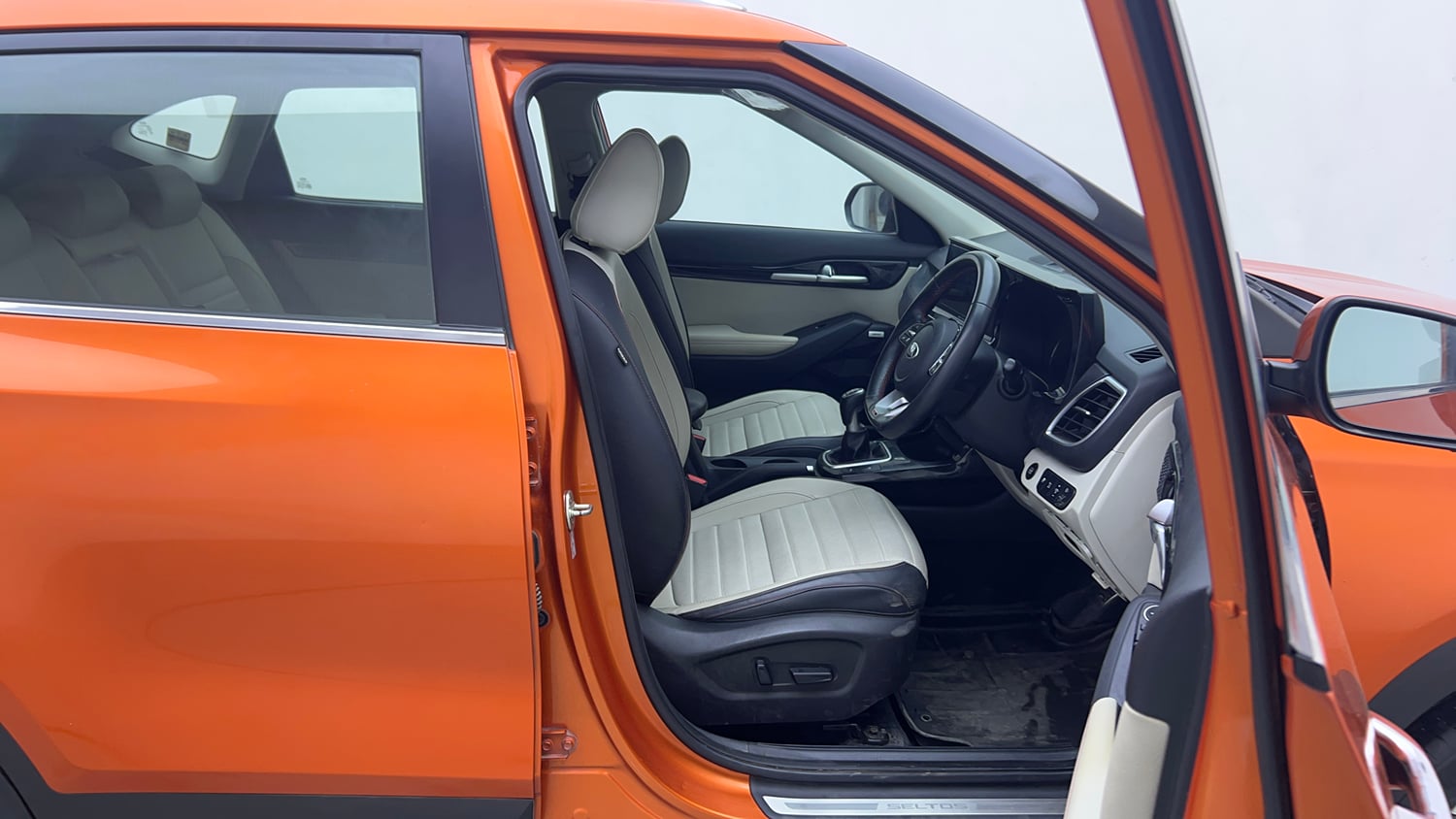 Used 2020 Kia Seltos GTX Plus 1.4 Petrol Manual interior RIGHT SIDE FRONT DOOR CABIN VIEW