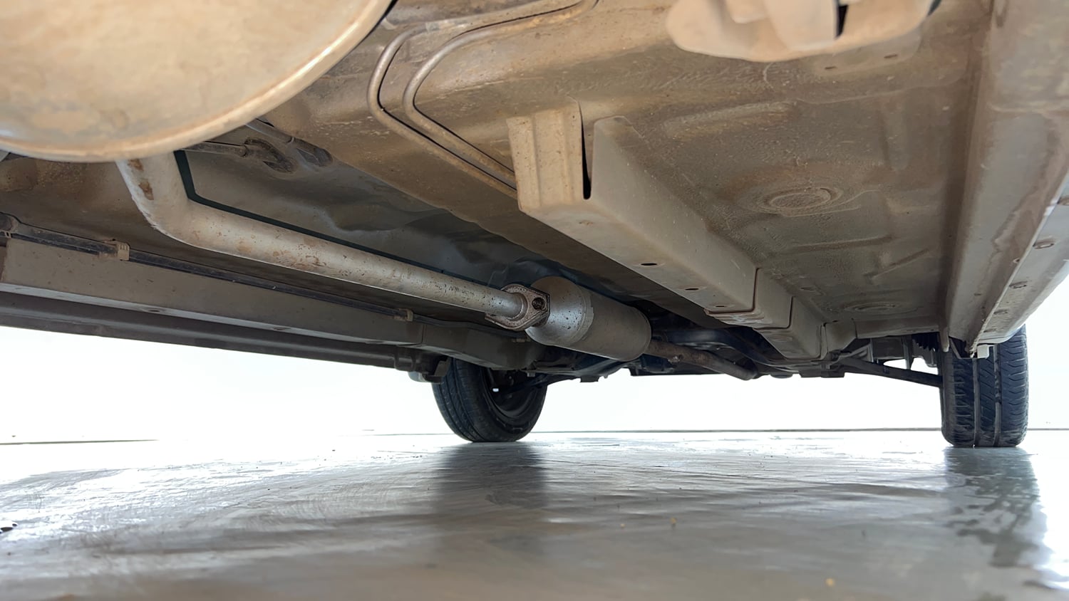 Used 2018 Maruti Suzuki Wagon R 1.0 VXI AMT Petrol Automatic extra REAR RIGHT UNDERBODY VIEW
