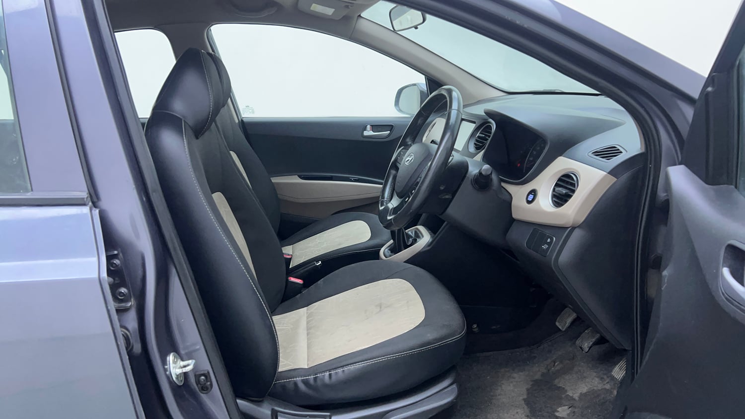 Used 2018 Hyundai Grand i10 Asta U2 1.2 CRDi Diesel Manual interior RIGHT SIDE FRONT DOOR CABIN VIEW