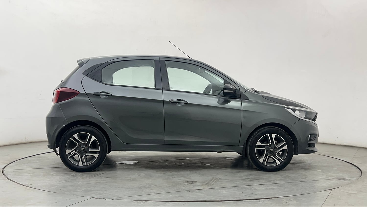 Used 2022 Tata Tiago XZA Plus Petrol Automatic exterior RIGHT SIDE VIEW