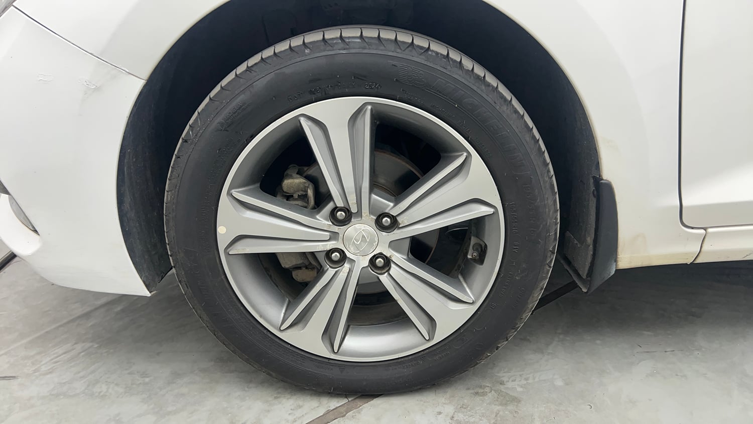 Used 2019 Hyundai Verna SX 1.6 VTVT Petrol Manual tyres LEFT FRONT TYRE RIM VIEW