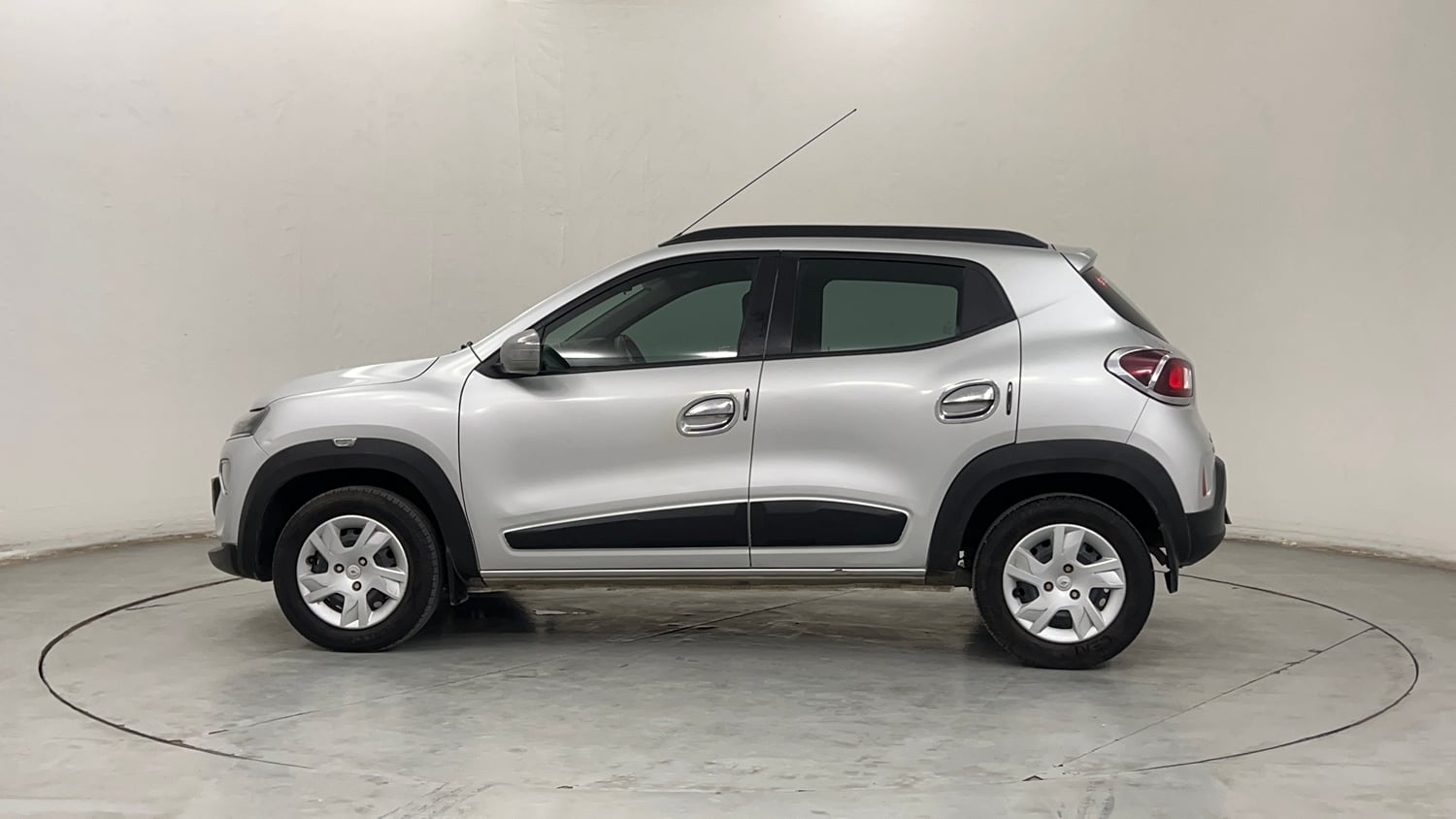 Used 2022 Renault Kwid RXT 1.0 (O) Petrol Manual exterior LEFT SIDE VIEW