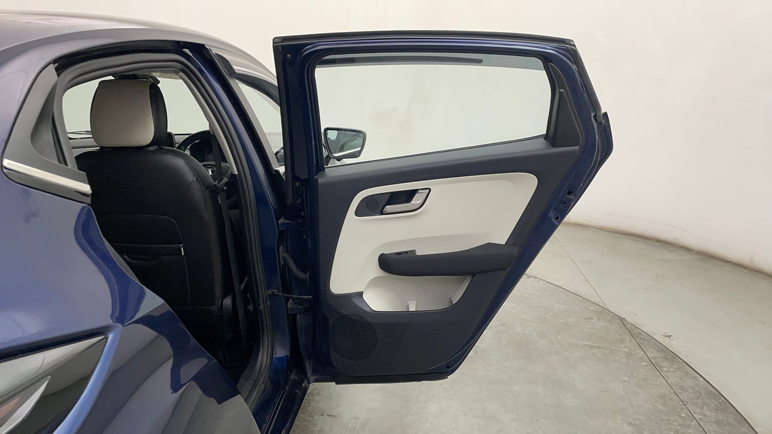 Used 2023 Tata Altroz XZ Plus (S) Petrol Manual interior RIGHT REAR DOOR OPEN VIEW