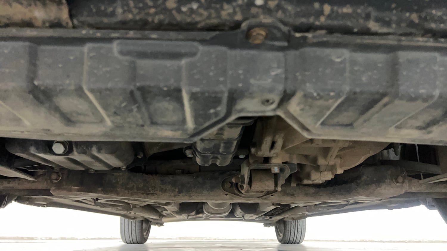 Used 2013 Hyundai Verna Fluidic 1.6 VTVT SX Petrol Manual extra FRONT LEFT UNDERBODY VIEW