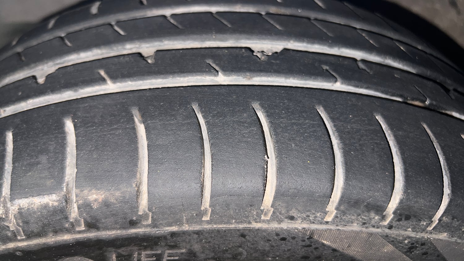 Used 2013 Toyota Etios Liva G Petrol Manual tyres LEFT FRONT TYRE TREAD VIEW