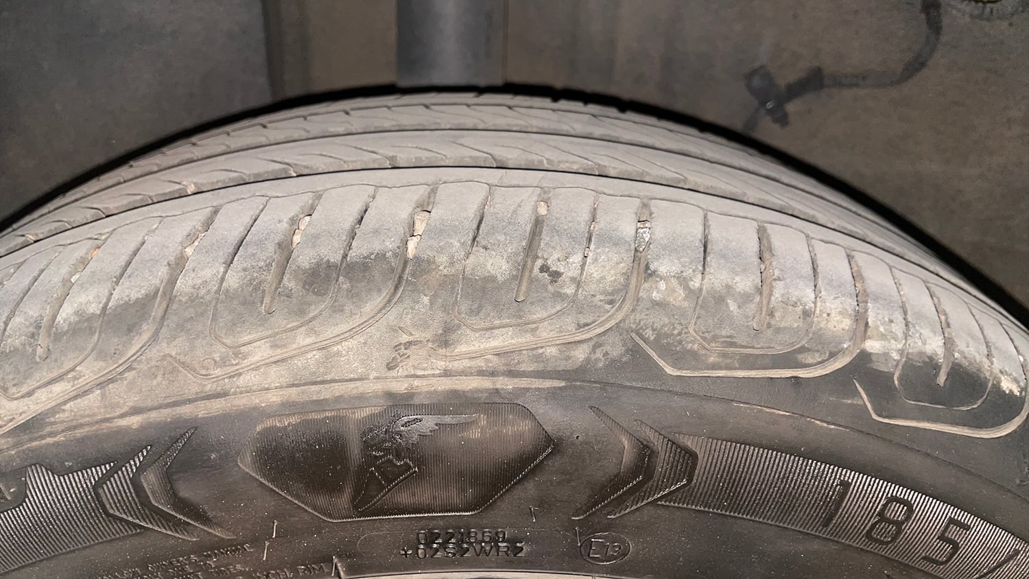 Used 2023 Tata Altroz XZ Plus (S) Petrol Manual tyres RIGHT REAR TYRE TREAD VIEW