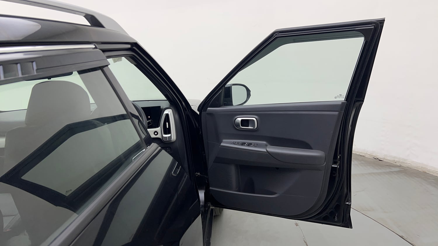 Used 2026 Hyundai Venue 1.2 Kappa Petrol MT HX5 Petrol Manual interior RIGHT FRONT DOOR OPEN VIEW