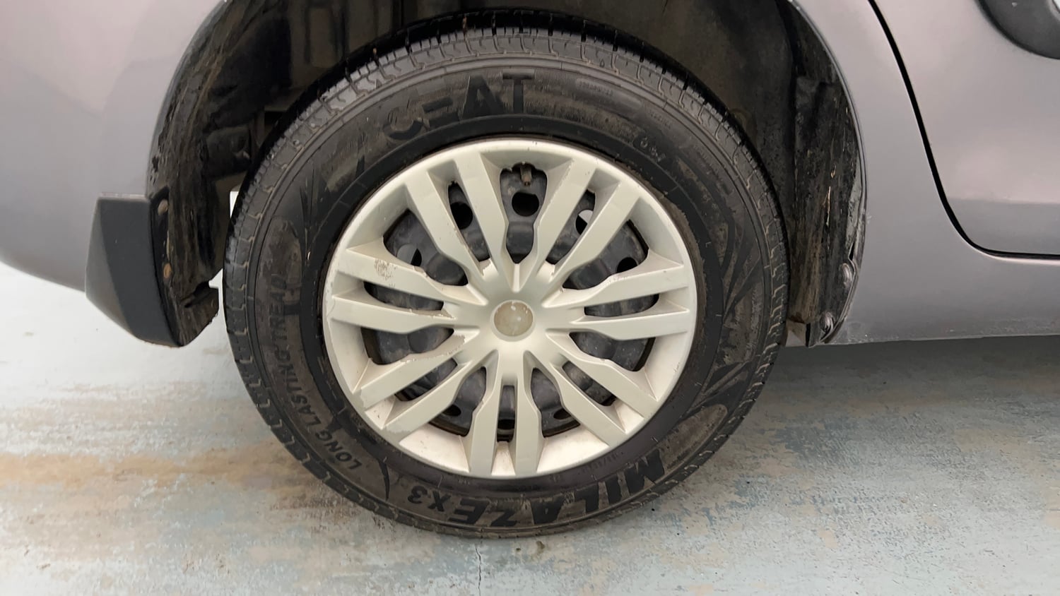 Used 2014 Maruti Suzuki Swift Dzire VDI Diesel Manual tyres RIGHT REAR TYRE RIM VIEW