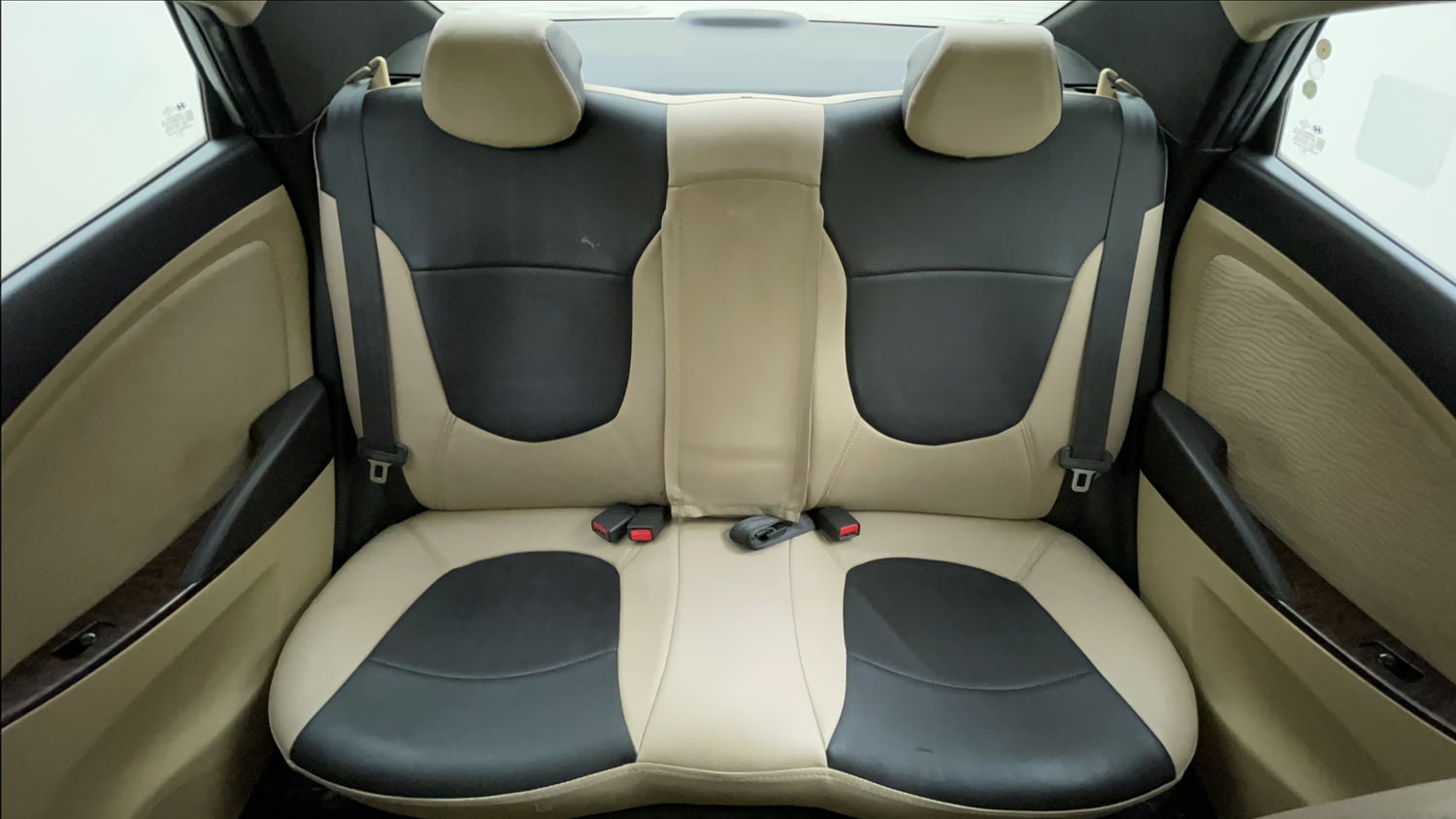 Used 2014 Hyundai Verna Fluidic 1.6 VTVT SX Petrol Manual interior REAR SEAT CONDITION VIEW