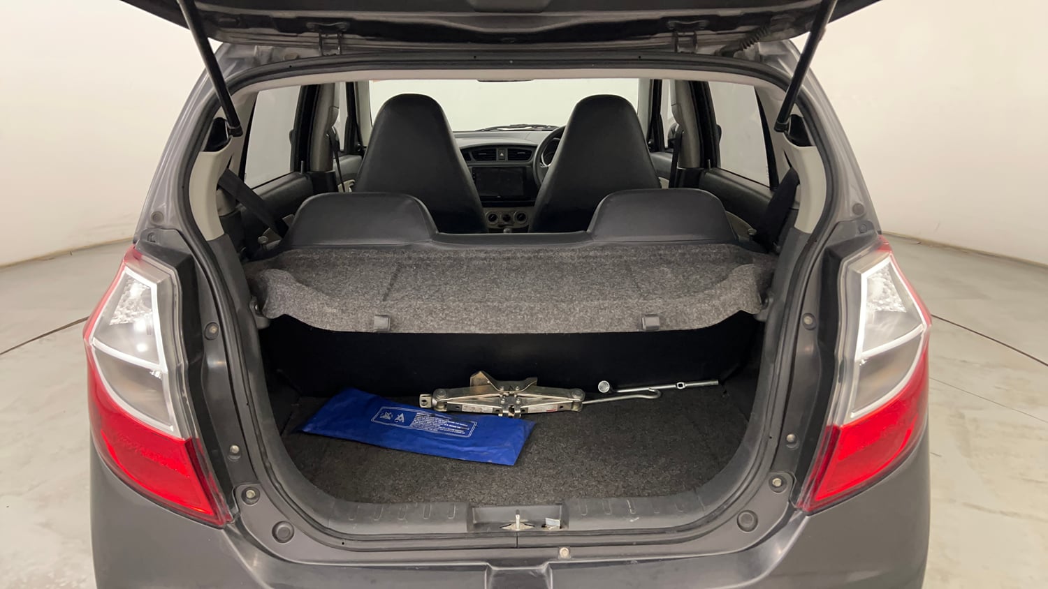 Used 2015 Maruti Suzuki Alto K10 VXi Petrol Manual interior DICKY INSIDE VIEW