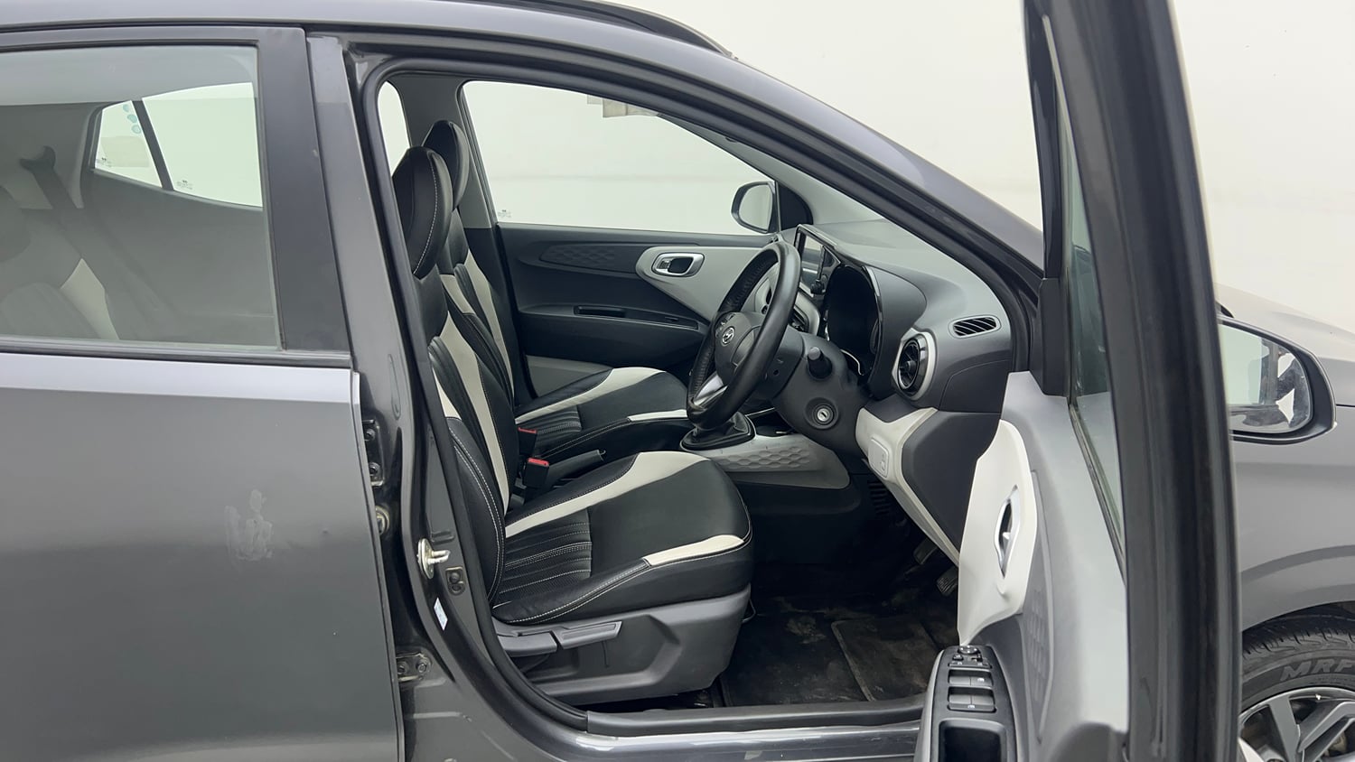 Used 2022 Hyundai Grand i10 Nios Sportz 1.2 Kappa VTVT Petrol Manual interior RIGHT SIDE FRONT DOOR CABIN VIEW