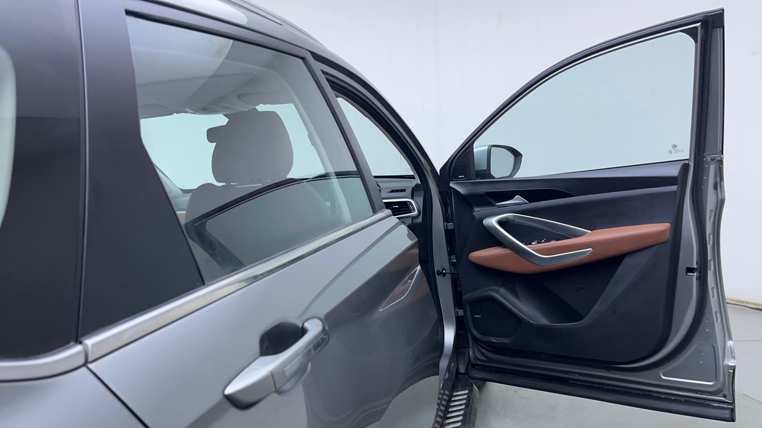 Used 2022 MG Motors Hector Plus Sharp 2.0 Diesel Turbo MT 6-STR Diesel Manual interior RIGHT FRONT DOOR OPEN VIEW
