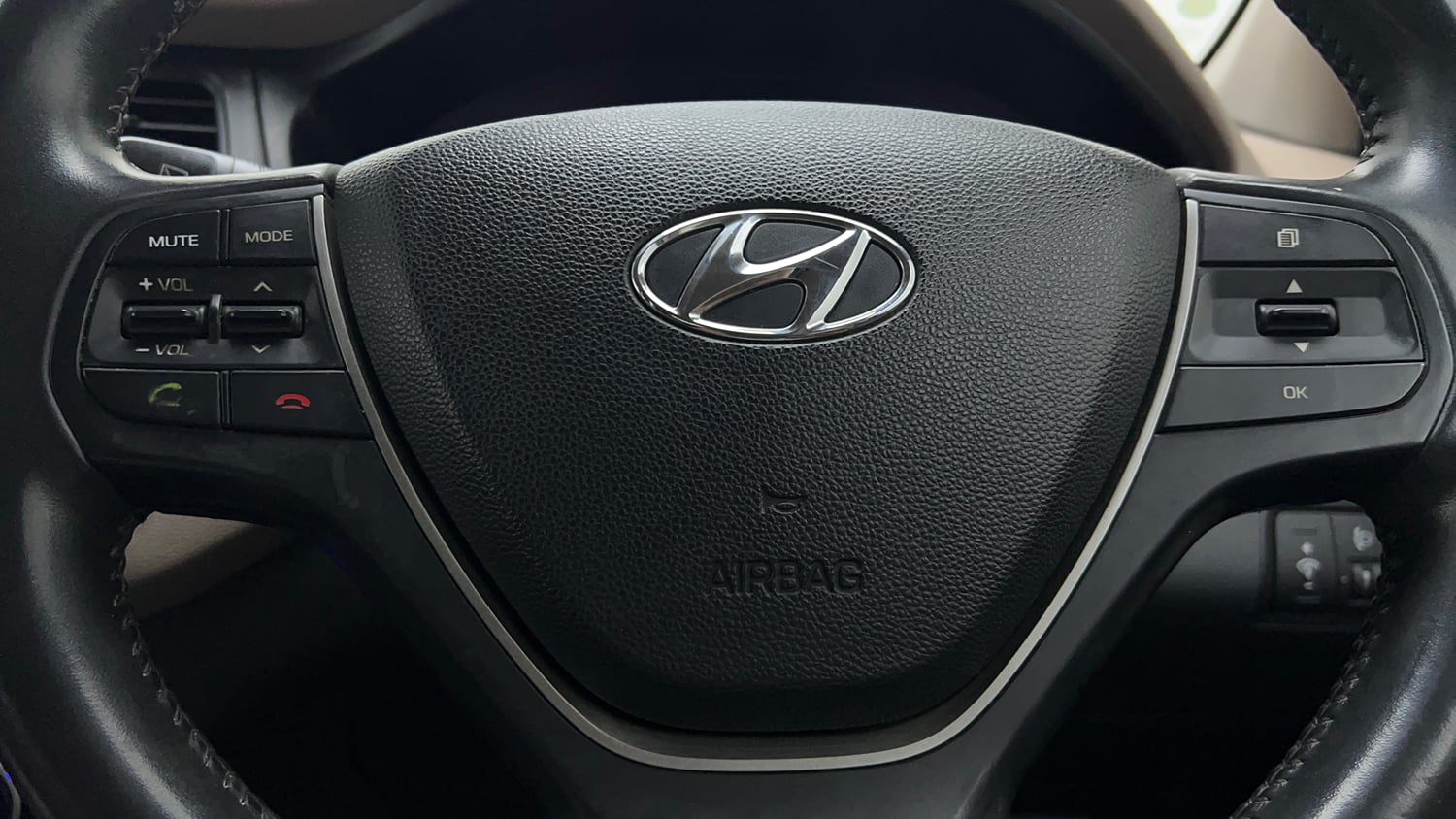 Used 2017 Hyundai Elite i20 Asta 1.2 (O) Petrol Manual top_features Airbags