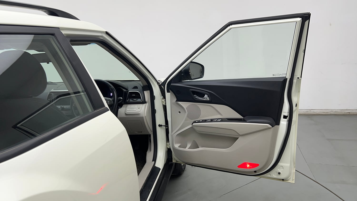 Used 2021 Mahindra XUV 300 W8 1.2 Petrol Petrol Manual interior RIGHT FRONT DOOR OPEN VIEW