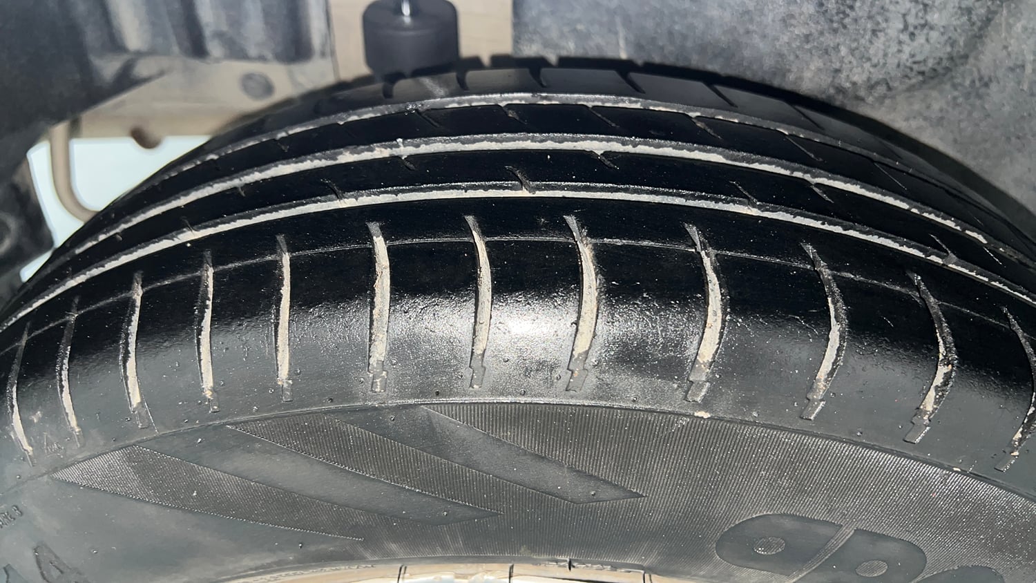 Used 2015 Maruti Suzuki Swift Dzire VXI Petrol Manual tyres RIGHT REAR TYRE TREAD VIEW