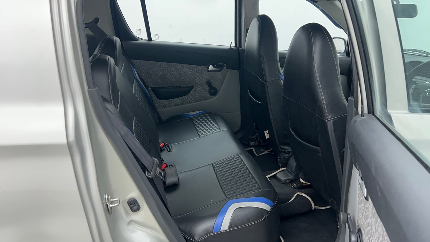 Used 2017 Maruti Suzuki Alto 800 LXi (O) Petrol Manual interior RIGHT SIDE REAR DOOR CABIN VIEW