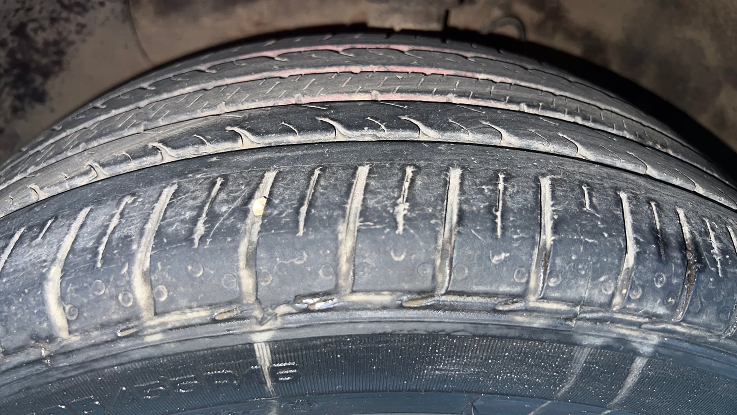Used 2018 Hyundai Elite i20 Asta 1.2 (O) Petrol Manual tyres LEFT FRONT TYRE TREAD VIEW