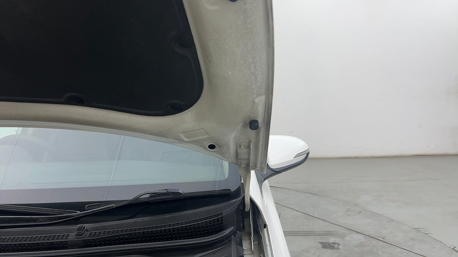 Used 2019 Hyundai Verna SX 1.6 VTVT Petrol Manual engine ENGINE LEFT SIDE HINGE & APRON VIEW