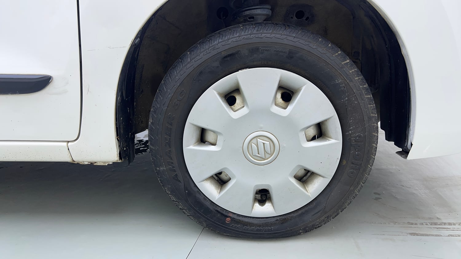Used 2018 Maruti Suzuki Wagon R LXI Petrol Manual tyres RIGHT FRONT TYRE RIM VIEW