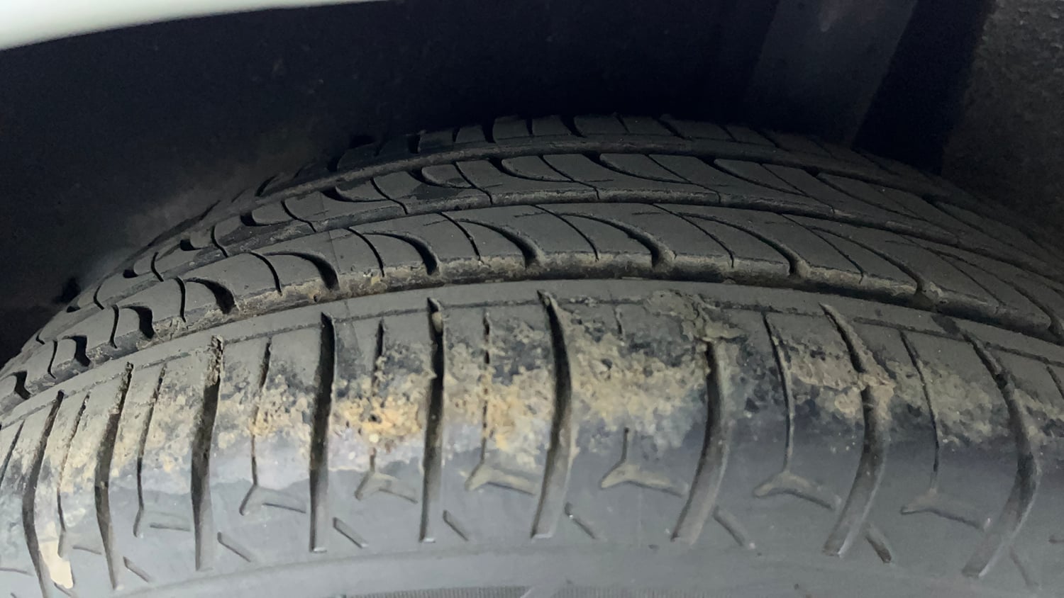 Used 2016 Maruti Suzuki Baleno Delta 1.2 Petrol Manual tyres LEFT REAR TYRE TREAD VIEW