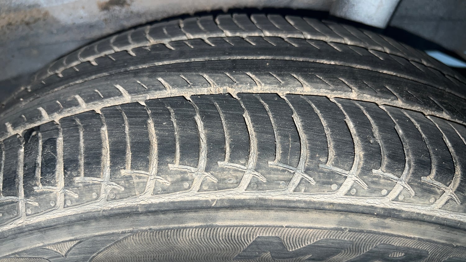 Used 2022 Maruti Suzuki Wagon R 1.0 VXi (O) 1.0 Petrol Manual tyres LEFT REAR TYRE TREAD VIEW