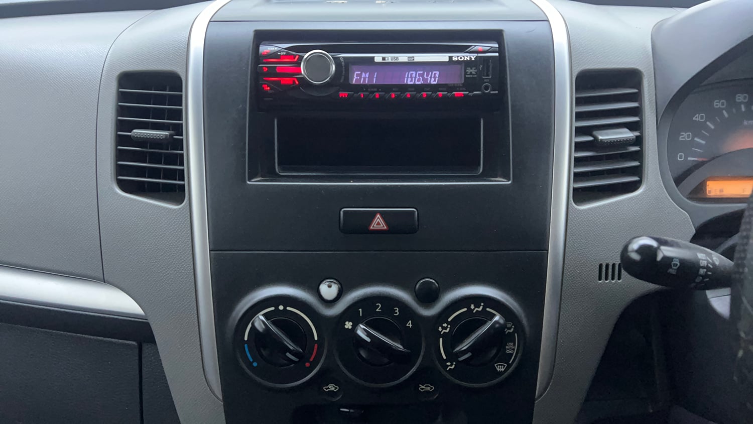 Used 2012 Maruti Suzuki Wagon R 1.0 LXi CNG Cng Manual interior MUSIC SYSTEM & AC CONTROL VIEW