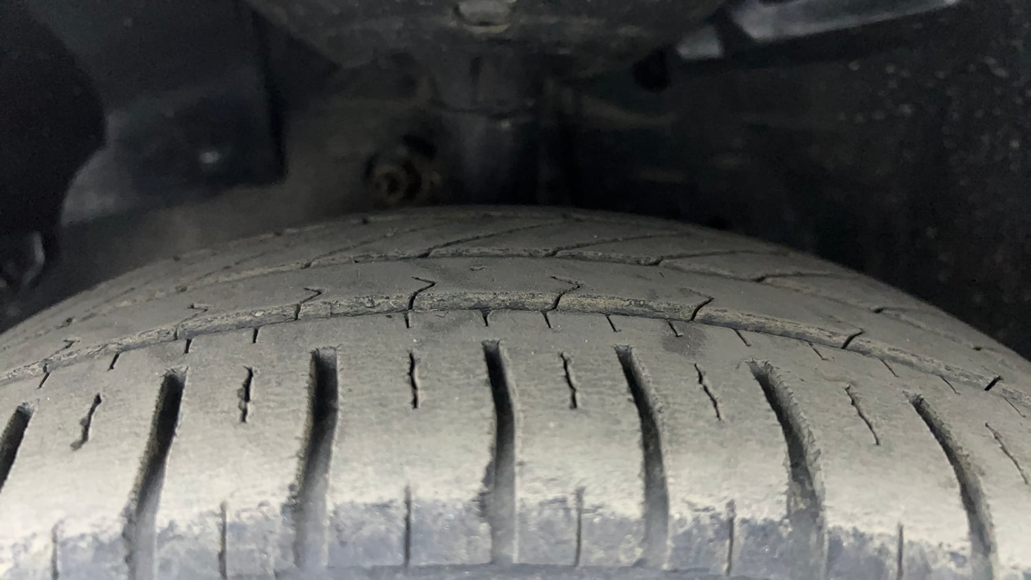 Used 2014 Honda Brio S MT Petrol Manual tyres LEFT FRONT TYRE TREAD VIEW