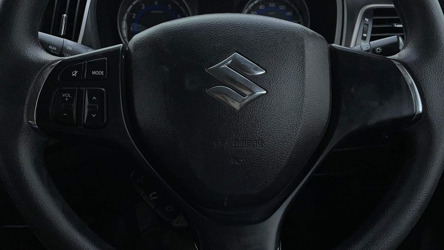Used 2019 Maruti Suzuki Baleno Zeta 1.2 Petrol Manual top_features Airbags