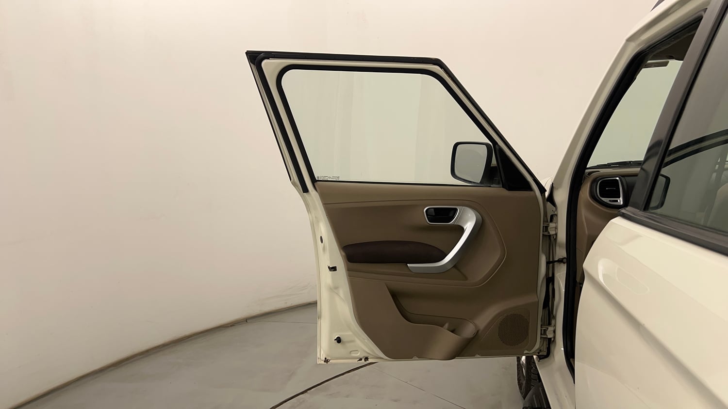 Used 2016 Mahindra TUV300 T8 Diesel Manual interior LEFT FRONT DOOR OPEN VIEW