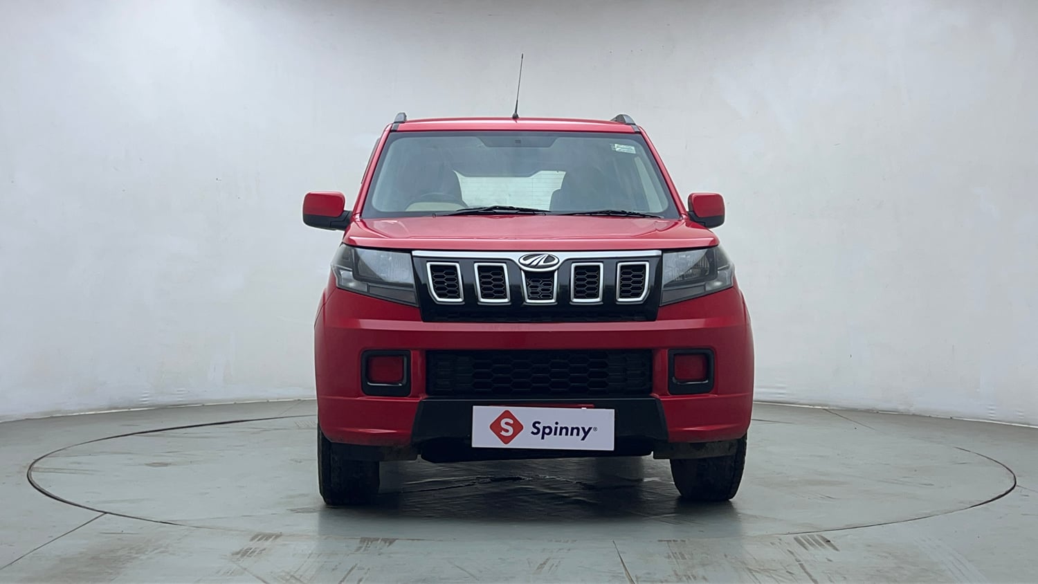 Used 2019 Mahindra TUV300 T6 Plus Diesel Manual exterior FRONT VIEW