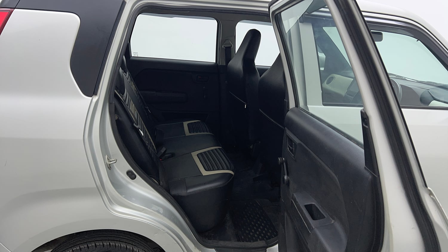 Used 2024 Maruti Suzuki Wagon R LXI 1.0 CNG Cng Manual interior RIGHT SIDE REAR DOOR CABIN VIEW