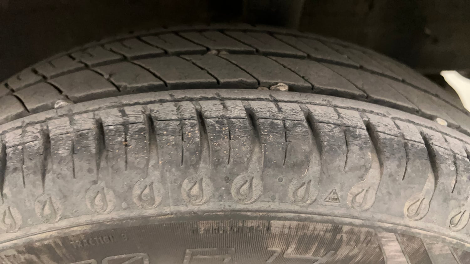Used 2021 Renault Kwid Neotech RXL 1.0  AMT Petrol Automatic tyres LEFT REAR TYRE TREAD VIEW