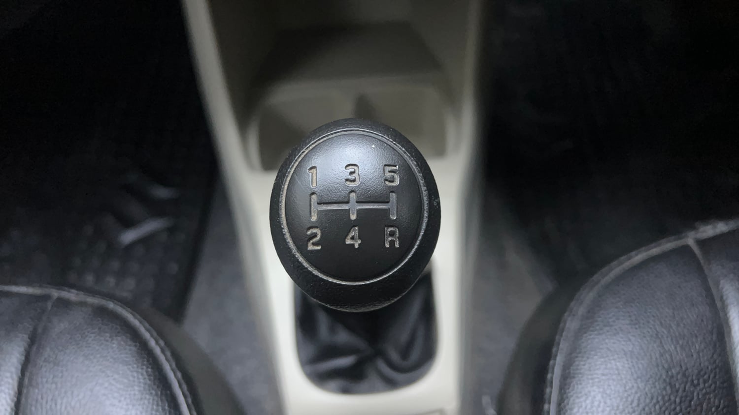Used 2019 Maruti Suzuki Alto 800 LXi Petrol Manual interior GEAR  KNOB VIEW
