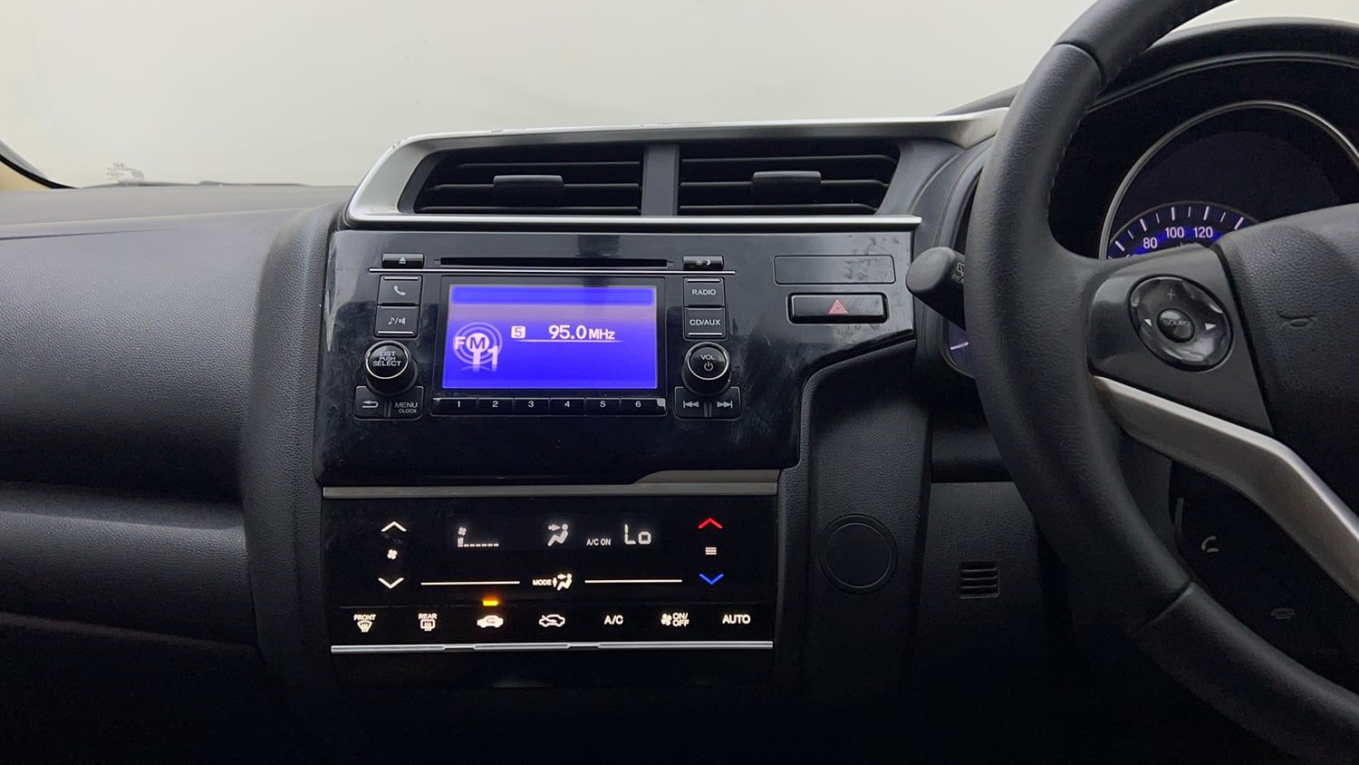 Used 2016 Honda Jazz V AT Petrol Petrol Automatic interior MUSIC SYSTEM & AC CONTROL VIEW