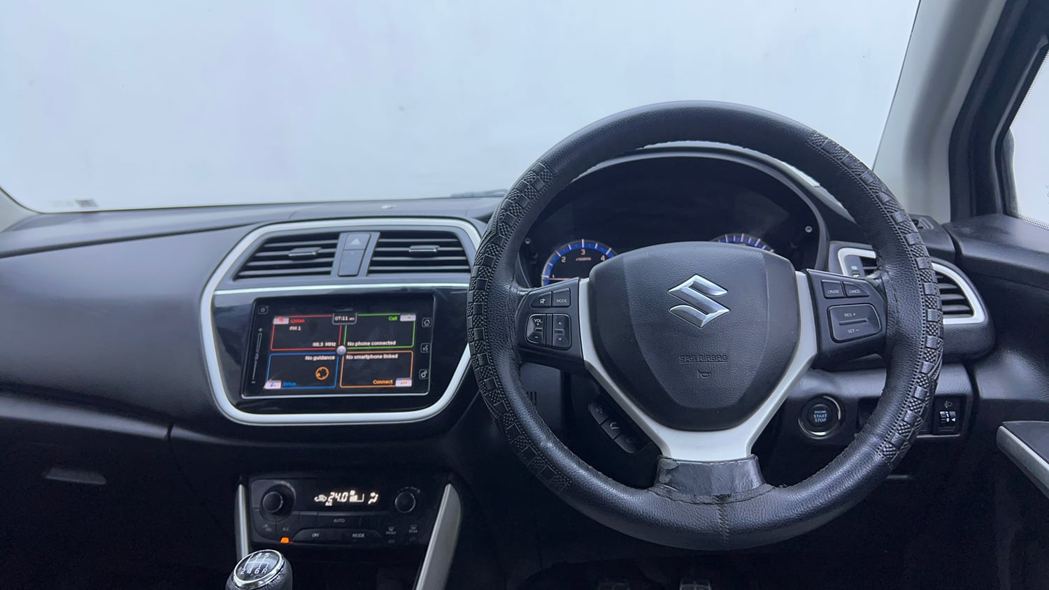 Used 2015 Maruti Suzuki S-Cross Alpha 1.6 Diesel Manual interior STEERING VIEW