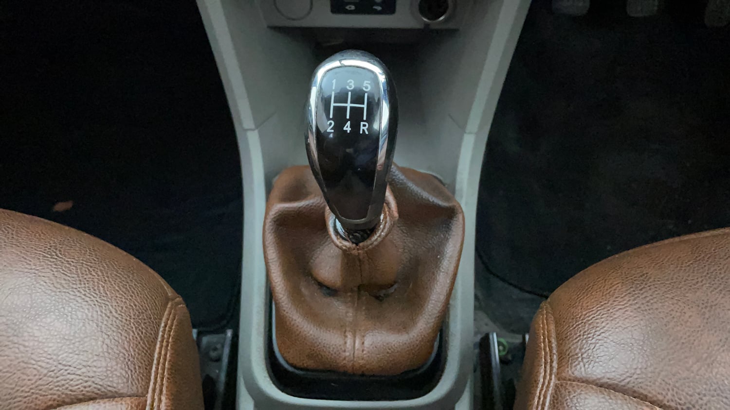 Used 2018 Tata Tiago Revotron XZ Petrol Manual interior GEAR  KNOB VIEW