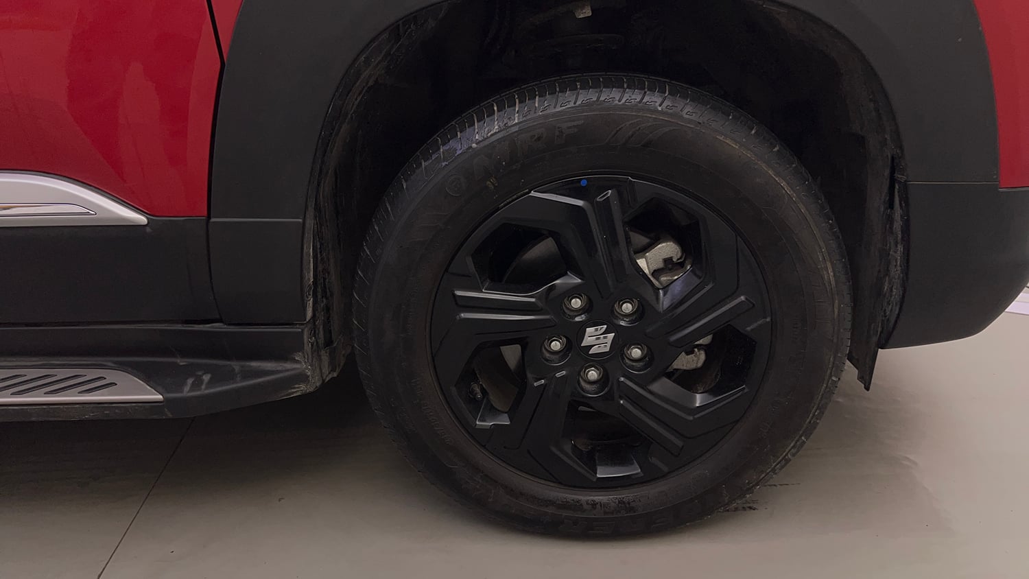 Used 2023 Maruti Suzuki Brezza Zxi Dual Tone Petrol Manual tyres RIGHT FRONT TYRE RIM VIEW