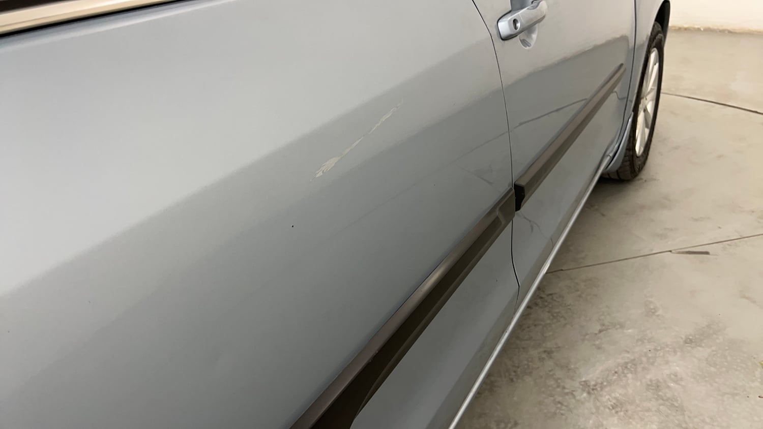 Used 2014 Maruti Suzuki Ertiga ZXi Petrol Manual dents MINOR SCRATCH
