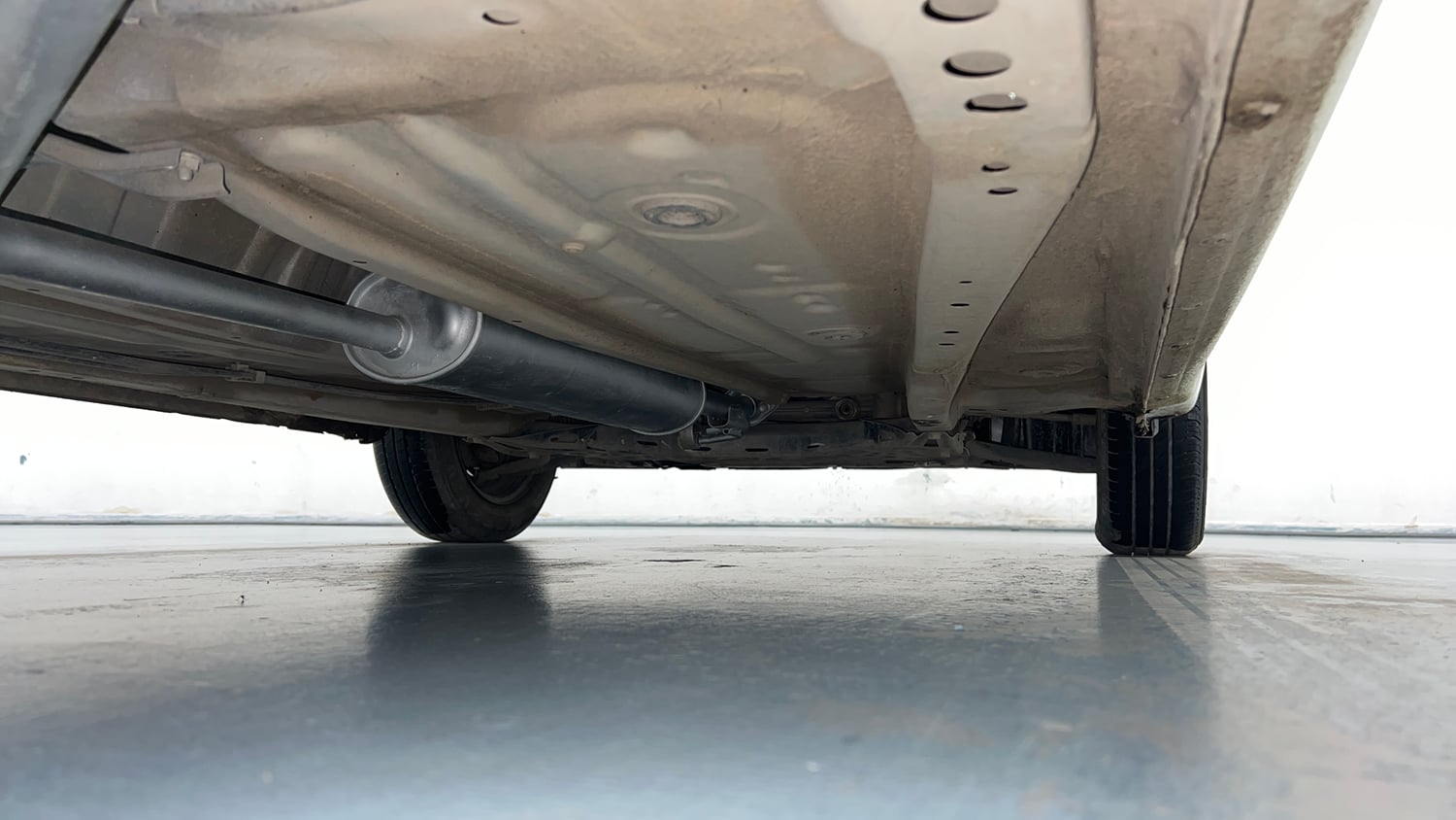Used 2022 Maruti Suzuki Wagon R ZXI 1.2 Petrol Manual extra REAR RIGHT UNDERBODY VIEW