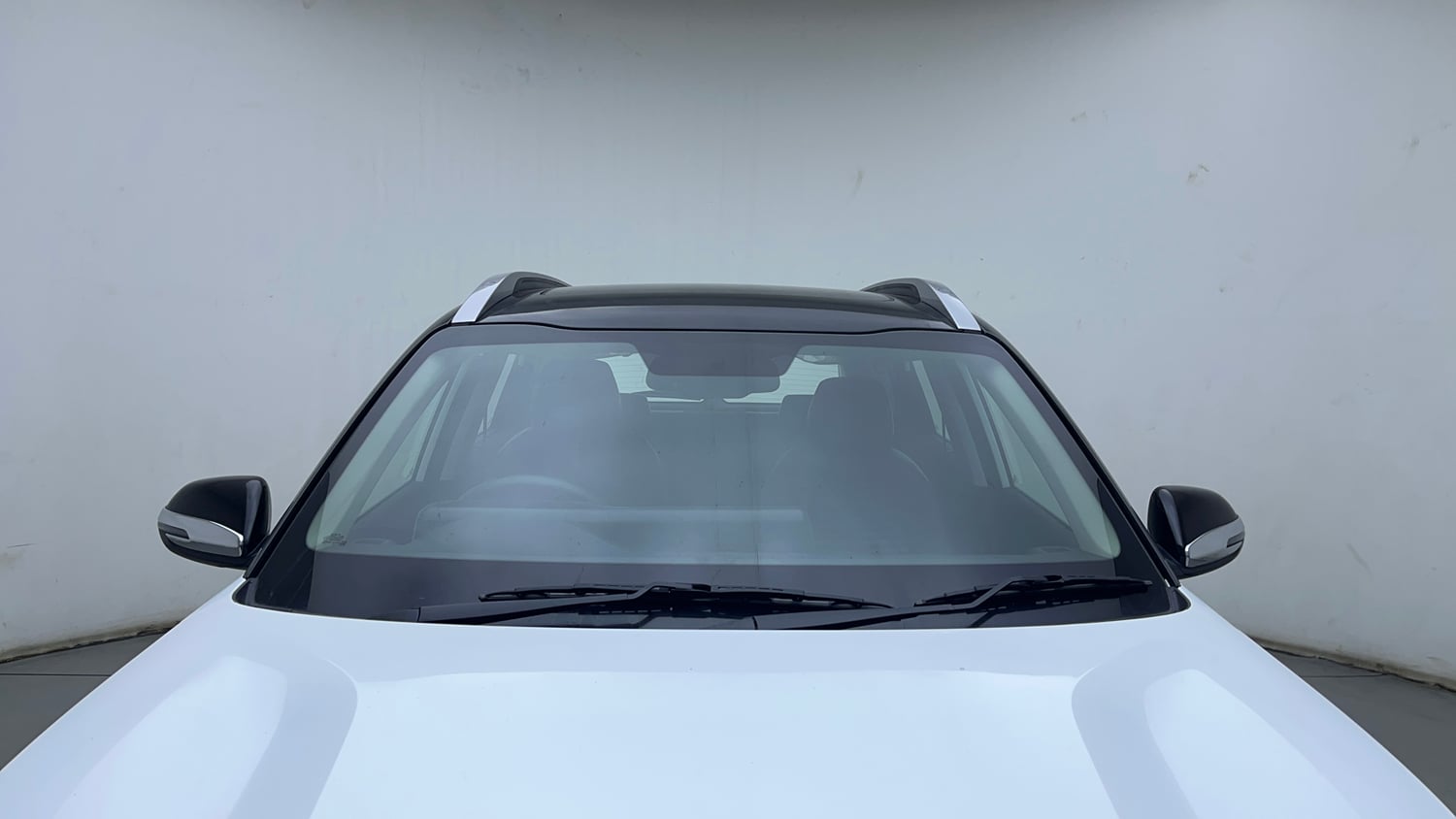 Used 2023 Kia Sonet GTX Plus 1.5 AT Diesel Automatic exterior FRONT WINDSHIELD VIEW