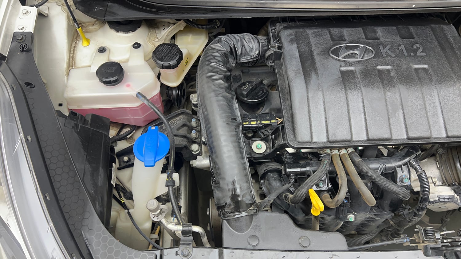 Used 2023 Hyundai Aura S 1.2 CNG Cng Manual engine ENGINE RIGHT SIDE VIEW