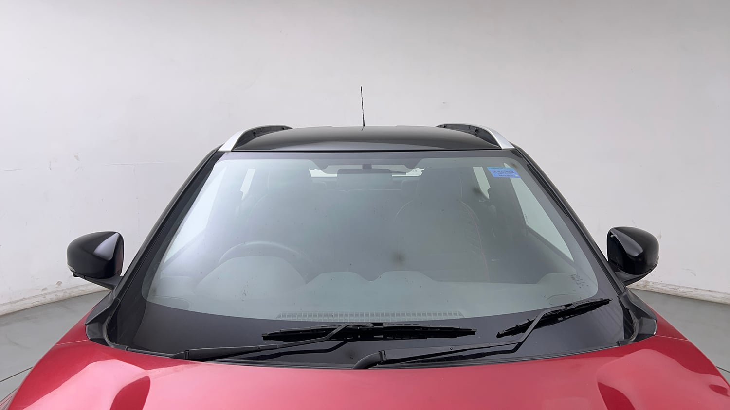 Used 2021 Nissan Magnite XV Premium Turbo (O) CVT Dual Tone Petrol Automatic exterior FRONT WINDSHIELD VIEW