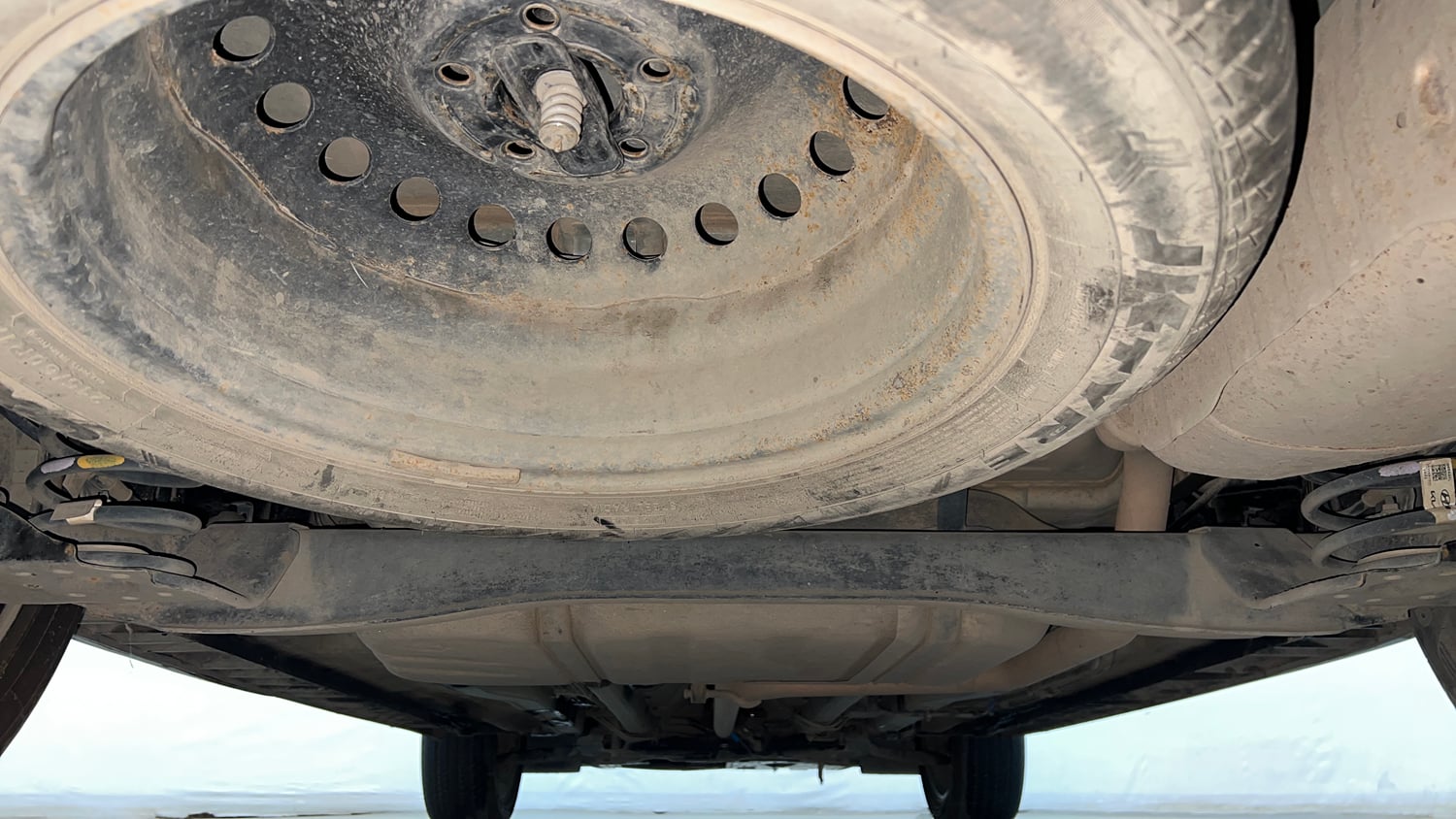 Used 2022 Hyundai Alcazar Platinum (O) 7 Seater 1.5 Diesel AT Diesel Automatic extra REAR UNDERBODY VIEW (TAKEN FROM REAR)