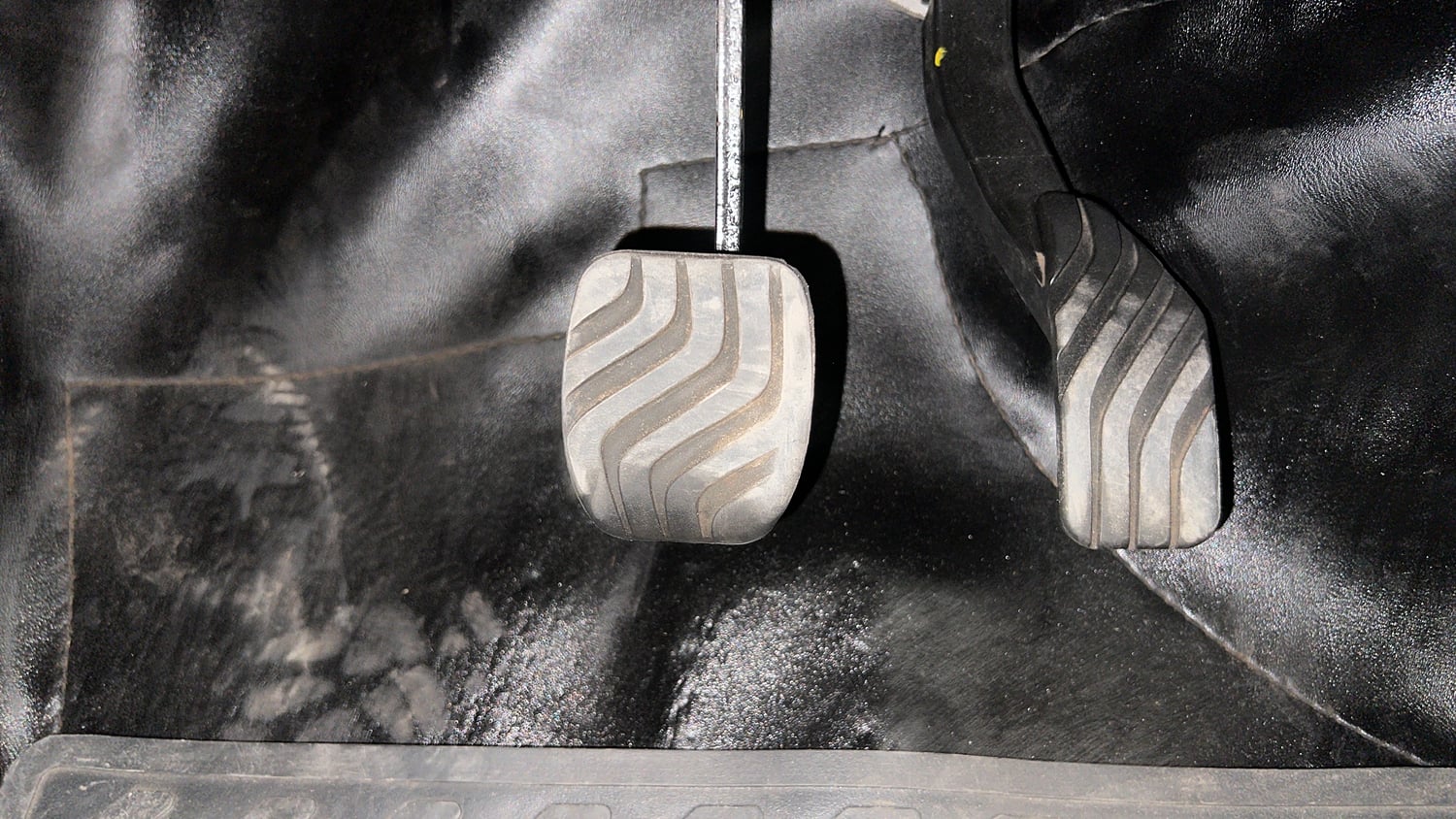 Used 2021 Renault Kwid Neotech RXL 1.0  AMT Petrol Automatic interior PEDALS VIEW