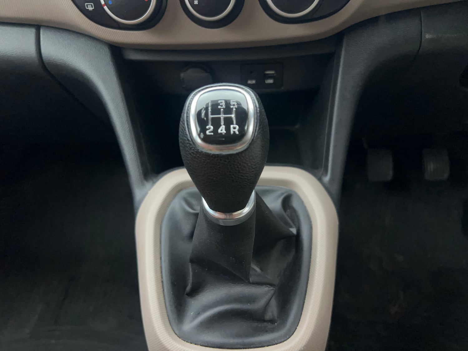 Used 2016 Hyundai Grand i10 Asta 1.2 Kappa VTVT Petrol Manual interior GEAR  KNOB VIEW