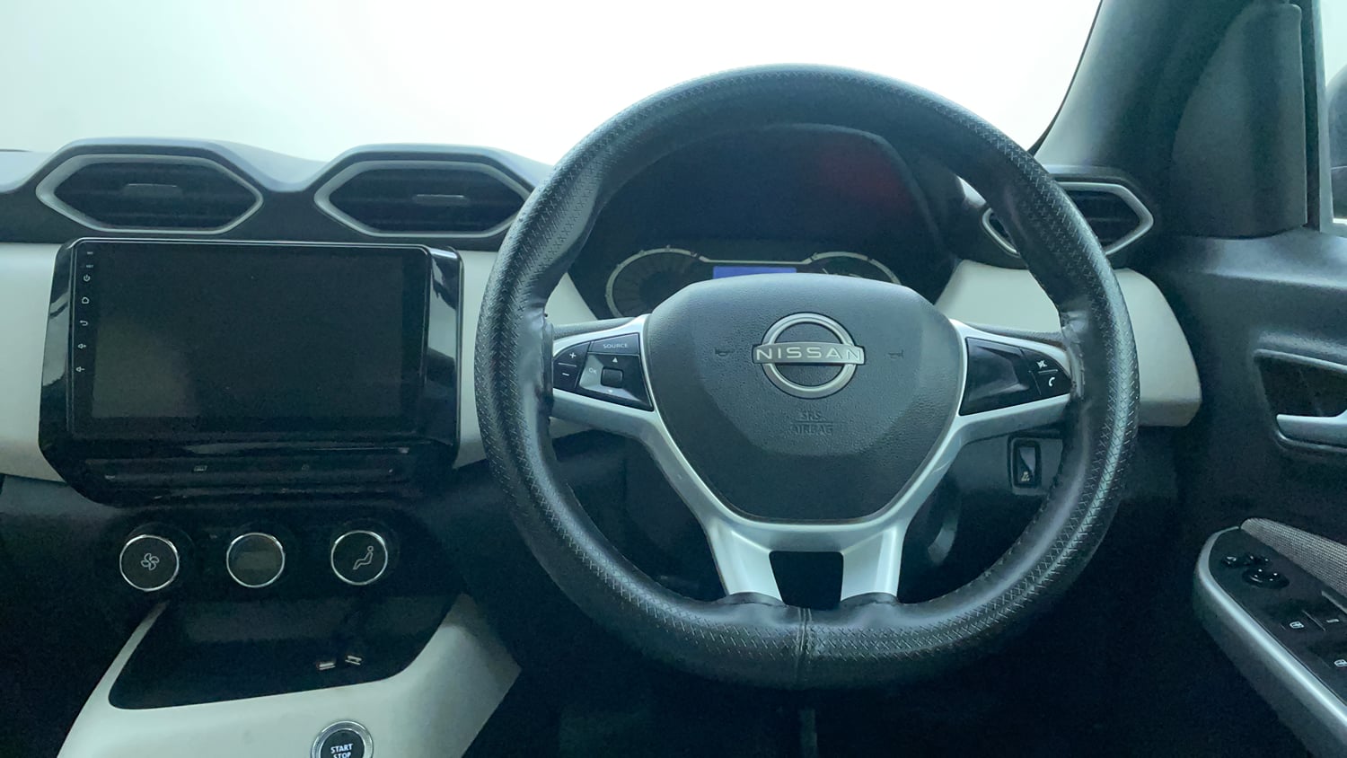 Used 2021 Nissan Magnite XL Turbo CVT Petrol Automatic interior STEERING VIEW
