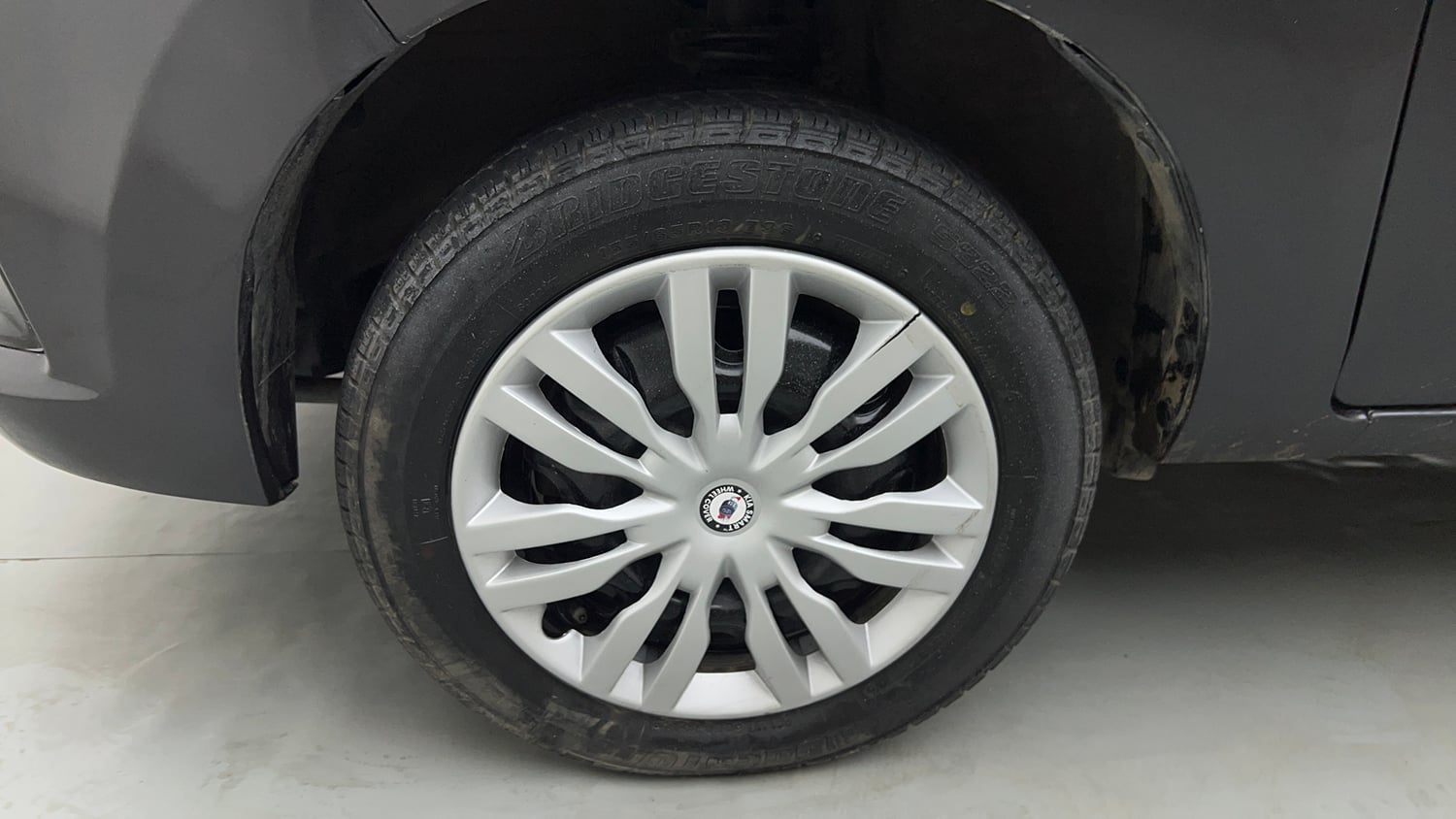Used 2016 Maruti Suzuki Alto K10 VXi Petrol Manual tyres LEFT FRONT TYRE RIM VIEW